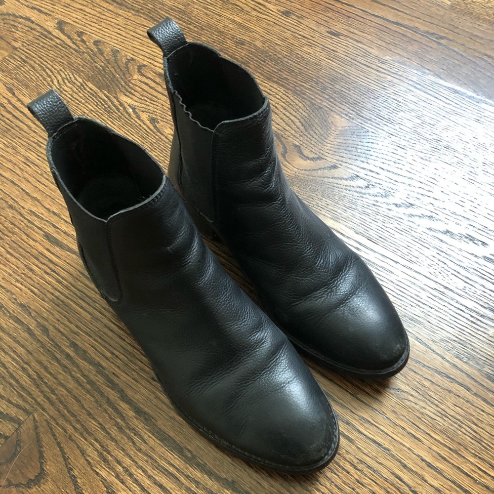 ASOS Pebbled Chelsea Boots Size 8.5